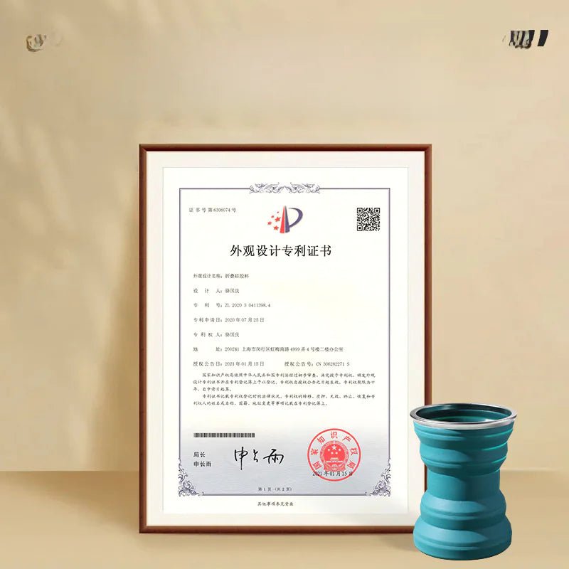 Portable Silicone Folding Travel Cup with Lid - Lunqara